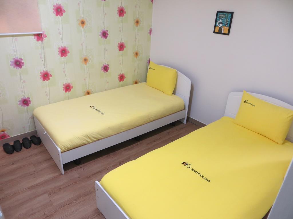 24 Guesthouse Edae Seoul Bagian luar foto