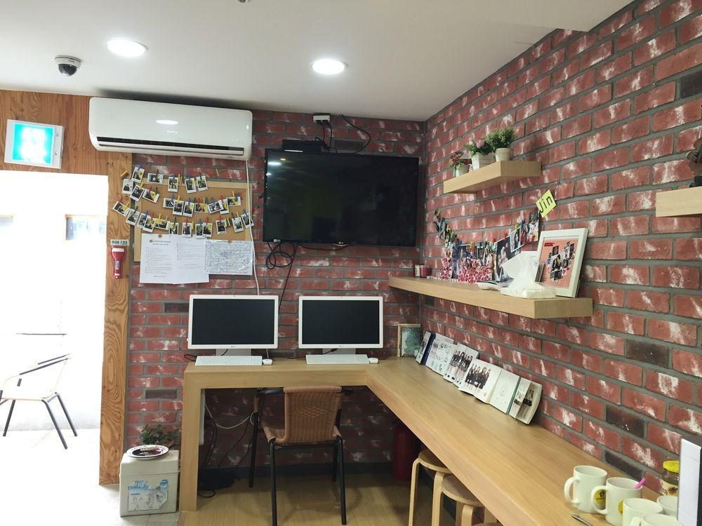 24 Guesthouse Edae Seoul Bagian luar foto