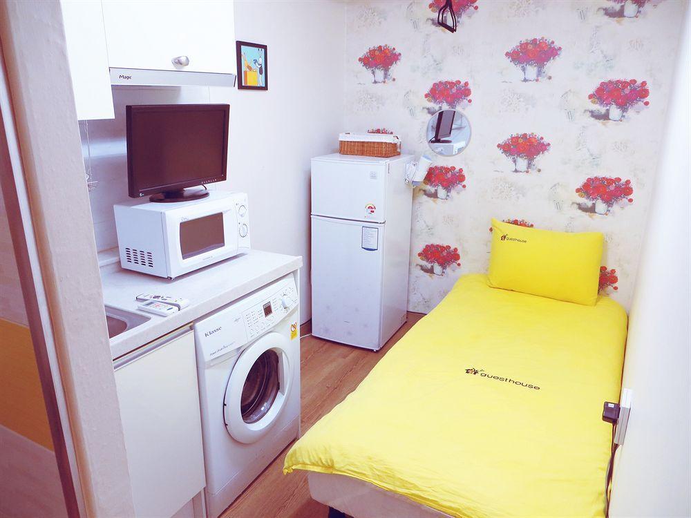 24 Guesthouse Edae Seoul Bagian luar foto